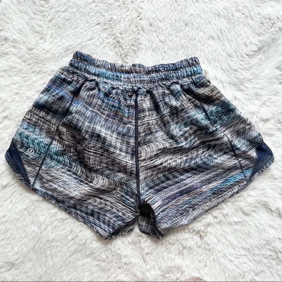 Lululemon | Hotty Hot Short Long 4" Digital Oasis Grey Multi Size 2 - Picture 7 of 9